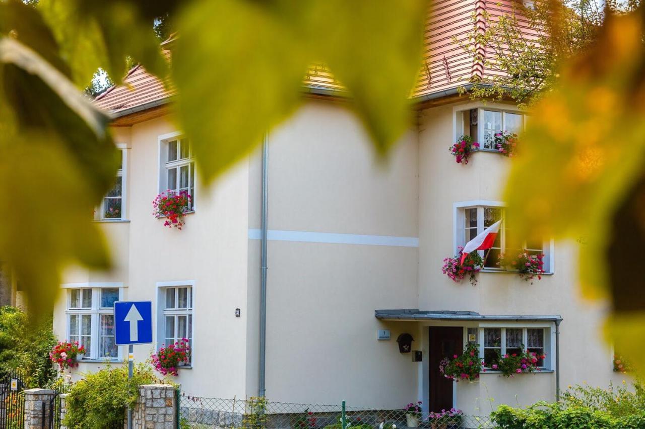 Appartement Dom Pod Rybia Skala à Jelenia Góra Extérieur photo